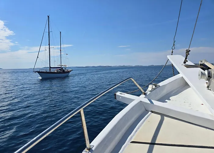 Mirta Tours & Half A Day Of Waves And Wine * Dobropoljana