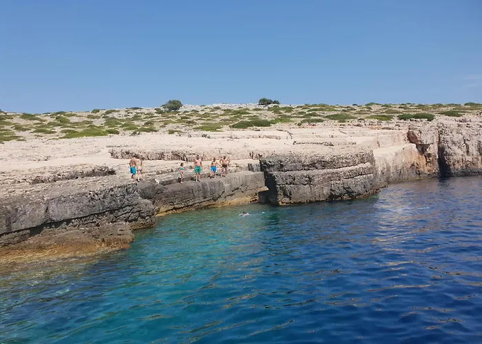 Mirta Tours & Half A Day Of Waves And Wine 보트호텔 Dobropoljana